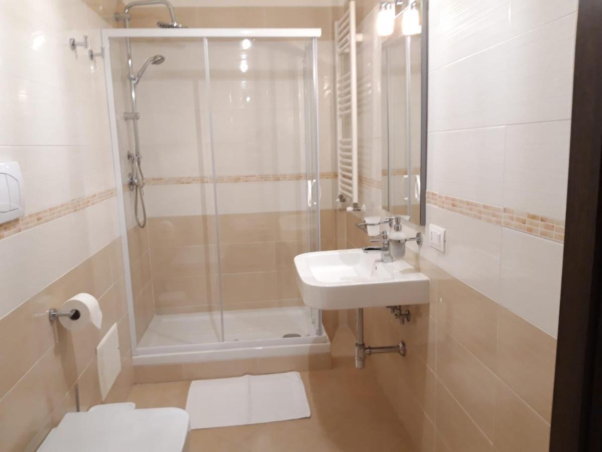 B&B White One San Prisco 外观 照片